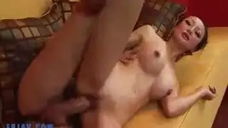 خنثى الآسيوية حفرها مسمارها