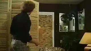 مقطع اباحي قديم بزاز كبيرة وكس مشعر