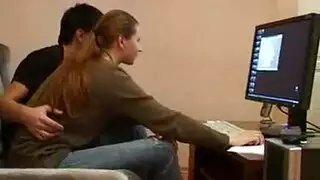 مراهقة روسية تقنع اخوها بالنيك