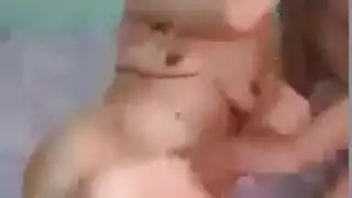 سكس عربي مصري – رجل ينيك أمراه امام زوجته وتصورهم
