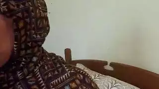 لوسيا العربية الجميلة تمتص الملاك