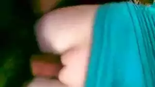 بنت صغيرة كسها ضيق تتناك نيك شديد