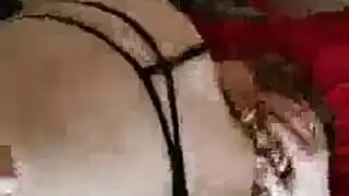 شقراء الهواة مفلس يلتهم بعض الديك الأسود الكبير