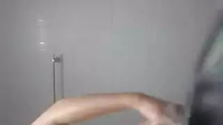 يظهر الزوجان اليابانيان الديك الخام الكبير