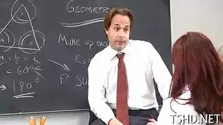 هذه هي الطريقة التي يتم بها ضخ ديك أسود هنا