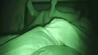 سخيف وشاعر على أقدام زوجتي.