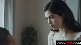 ثقب كس صغير يحتاج إلى الجنس