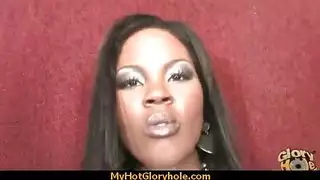 فيه رجل مخنث وله كس