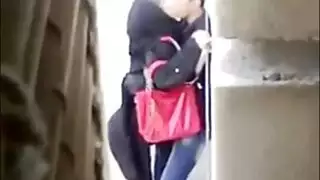 تحرش يوم العيد مع شاب يزنق بنت خالته المحجبة ويقفش بزازها و يبوسها