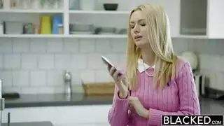 زوجة الديوث مع كبير الثدي يأخذ الديك الأسود