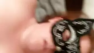 الساخنة سيدة أحمر يحصل مارس الجنس الحلق
