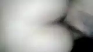 يبدو أن نينا لديها بقعة ناعمة للحفر الشرجية حتى تشعر بالرضا