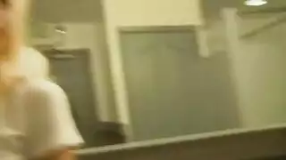 مص ديكي حتى نائب الرئيس على الأرض.