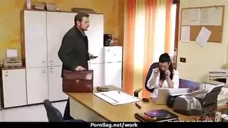 أرسل لي أفضل صديق لفتاتي هذا بينما كنت في العمل