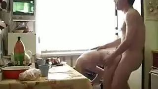 سكس مطابخ ساخن مع زوجتي التي انيكها و هي تطبخ