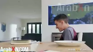 جوردي الشبق وام صديقته الشقراء سكس مترجم