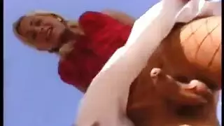 مثير شقراء مارس الجنس من قبل التجمع