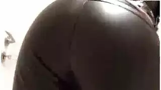 الام مع الابن