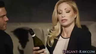 زوجة أنيق سخيف مع زوجها