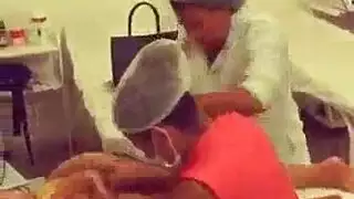 ممرضة الحمار الكبيرة مارس الجنس في مكتبها بالمريض