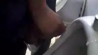 شواذ ممحونين في مرحاض عام و مص ساخن جدا