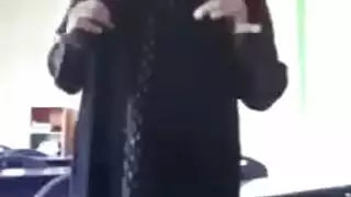 اللبوه ترفع هدومها وتلعب فى نفسها وتنزل السبعه ونص