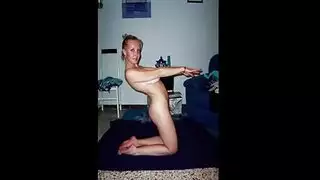 زوجات سمراء قرنية تشارك الديك الصلب.