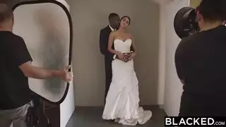 عروس ترضع زب زوجها الاسود الضخم و هي ساخنة