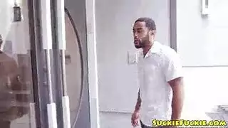 الجمال الشرقي يظهر الحمار الساخنة.