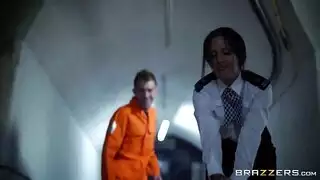 سكس سودانى سمراء جميلة تركب الزب وتتنطط عليه