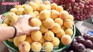 شقراء لديه الحمار كبير يريد الجنس عن طريق الفم والمهبل