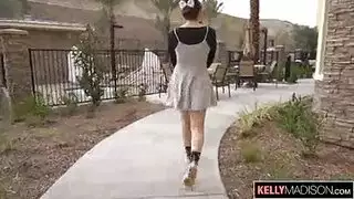 ديك كبيرة في فتاة صغيرة