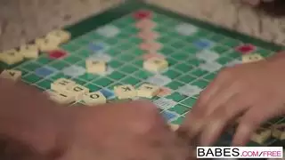 الصبي الذي يحب أن يمارس الجنس مع فتاتين