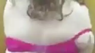 قحبه بجسم ابيض شمعه تستعرض جمالها