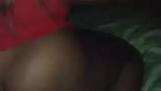 غنيمة خجولة في الهواء الطلق