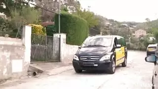 امرأة سمراء كس يريد ممارسة الجنس مع سائق