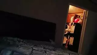 النوبي فتاة مرافقة ركوب ديك مثل الموالية