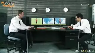 مذيعة يسخر منها طاقم الاعداد