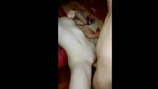 لقد خلع الواقي الذكري وجاء على ظهر أخته