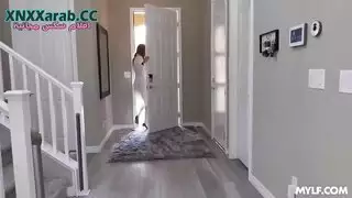 الزوج المتلصص سكس محارم الأم وابنتها مترجم