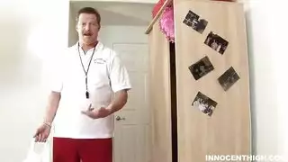 يلعقك إلى الجلد لأنه لا يوجد لديه مشكلة في عدم القيام بذلك