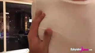 يأتي معك إلى الفندق ويعطيك كس طوال الليل