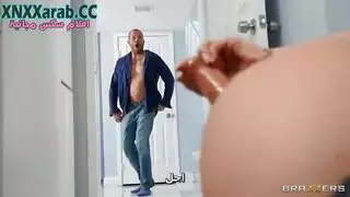 الأم الممحونة تحتاج لقضيب حقيقي سكس طيز مترجم