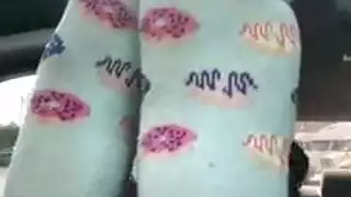 مثير خنثى نموذج تشكل على السرير