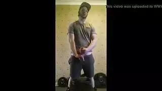 المتأنق قرنية يحصل على ديك له فتيات اثنين من الفتيات.