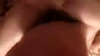 فتاة مفلسة مشعرات لها مهبل الدهون.