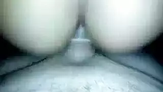 أحمر الشعر قليلا مع تان غطى كس