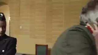 الرجل العجوز يحصل على جوي حلو مع مراهق شاب حار