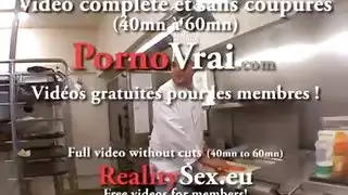 نادلة بيوريت الملاعين مع الطاهي في مطعمه !!! الهواة الفرنسية