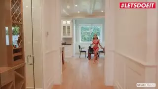 ممارسة الجنس مع ثلاث ممثلات الجنس العليا